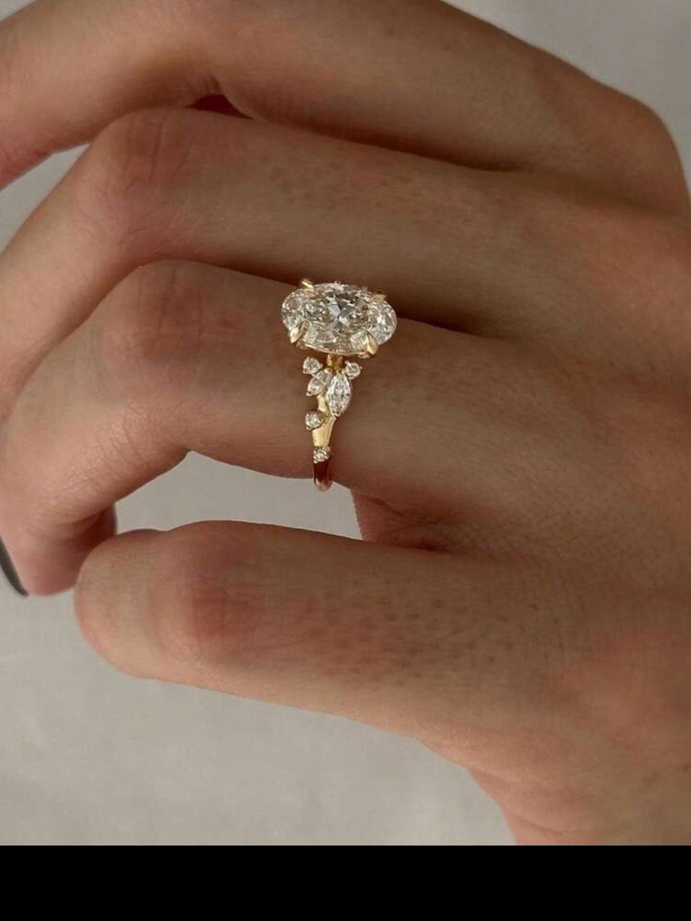 Gold ring - Picture 2 of 3